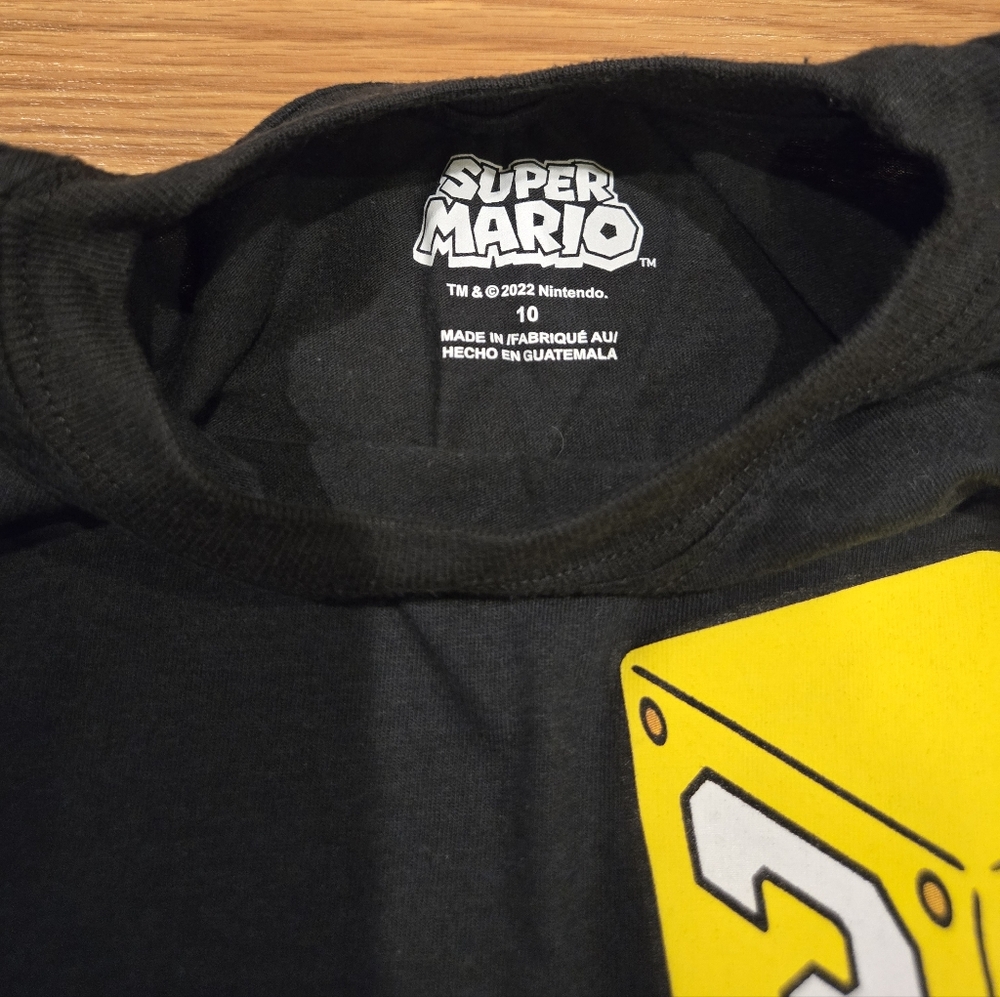 Super Mario T-shirt - Picture 2 of 4